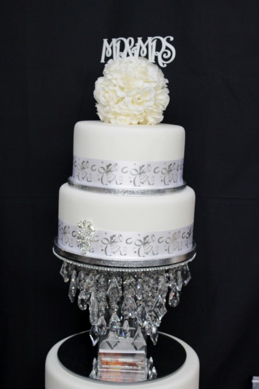 MR & MRS cake decorations