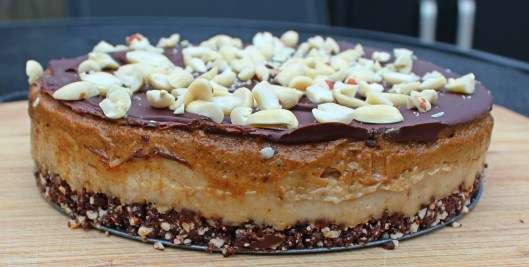 raw-snickers_cake